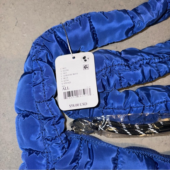 NWT Free People x FP Movement Quilted Baby Carryall Crossbody Bag in Royal Blue - Picture 7 of 12